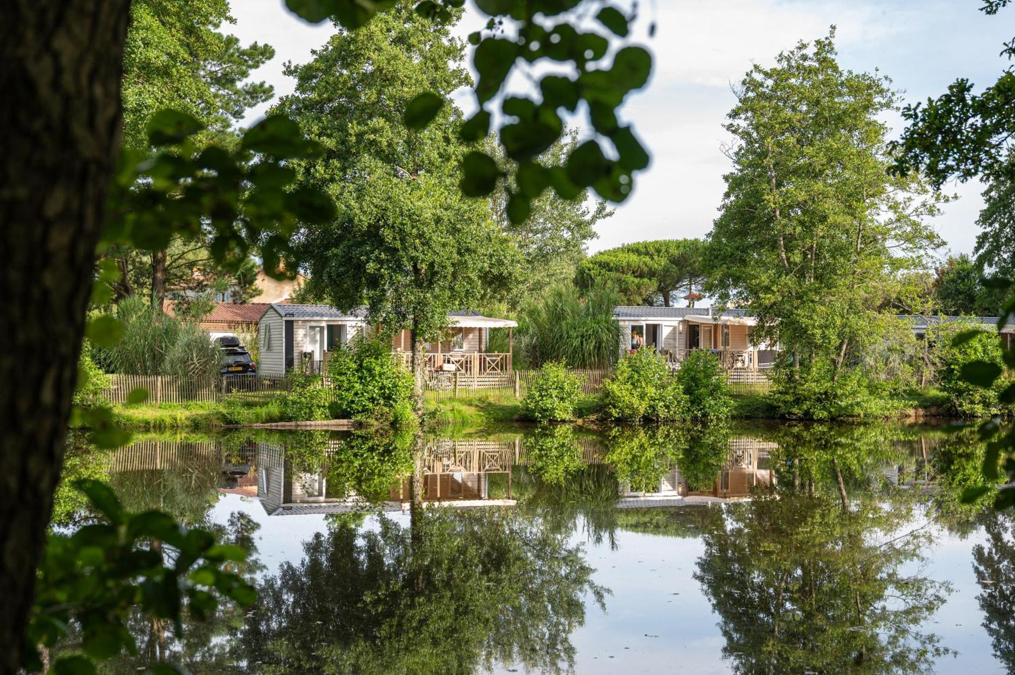 Camping Rcn La Ferme Du Latois Coëx Exteriör bild